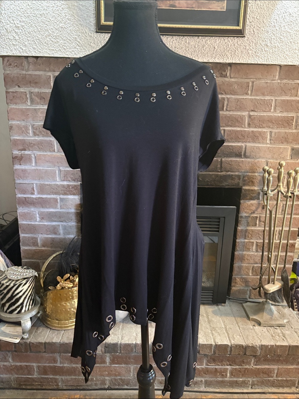 Black Asymmetrical Eyelet-Hem Tunic Dress - Women
